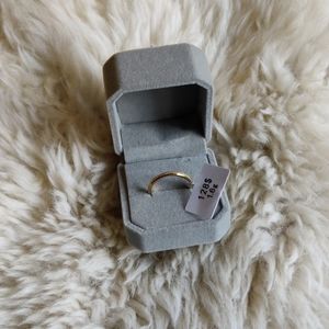 5/$25💖Gold Colored Ring